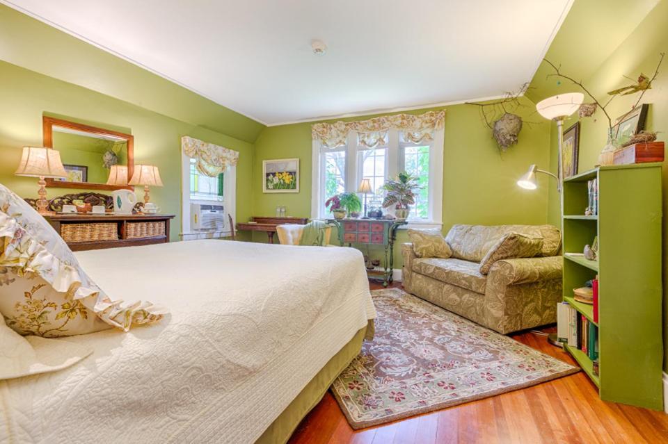 Howarth House Bed And Breakfast Fitchburg Ngoại thất bức ảnh