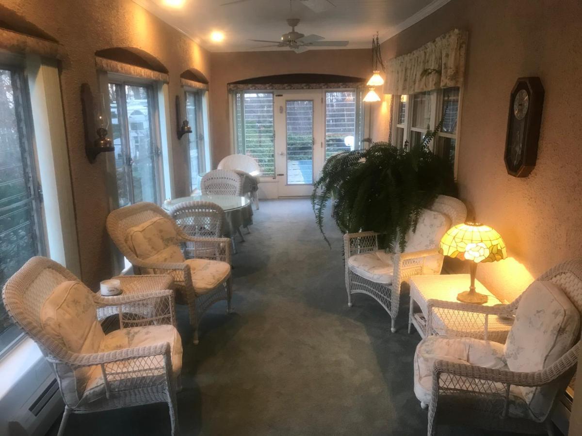 Howarth House Bed And Breakfast Fitchburg Ngoại thất bức ảnh