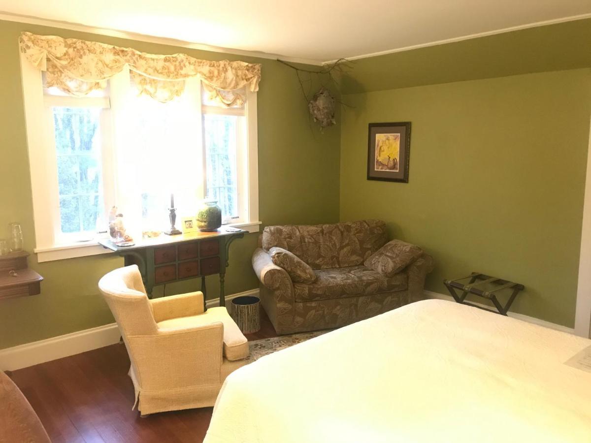 Howarth House Bed And Breakfast Fitchburg Ngoại thất bức ảnh